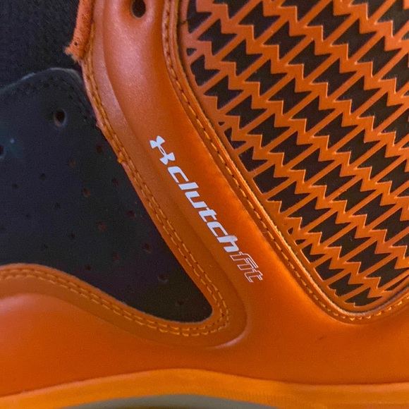 Men’s Under Armour Baseball Cleats Clutch Fit Black/Orange US15 New W/O Orig Box - Picture 4 of 15